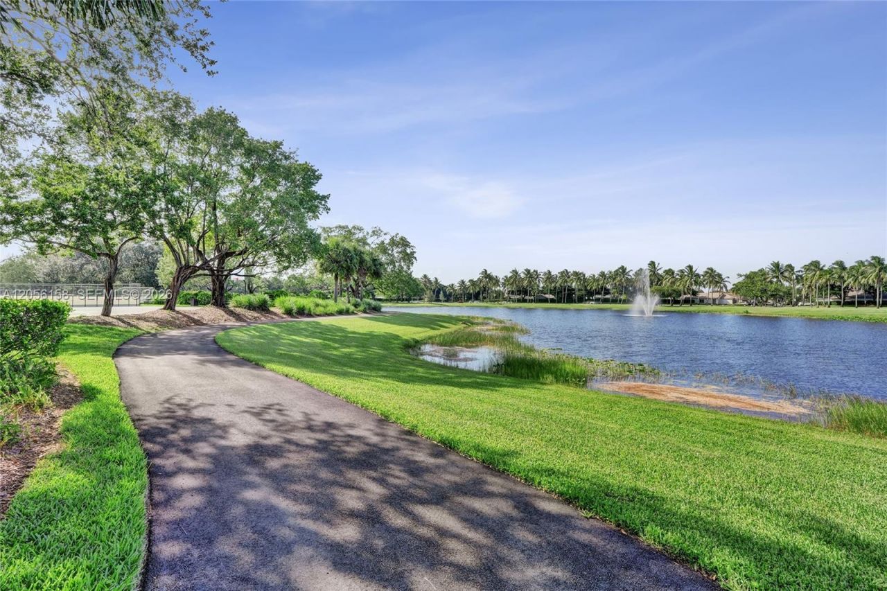 1216 Chinaberry Dr, Weston, FL 33327 Photo