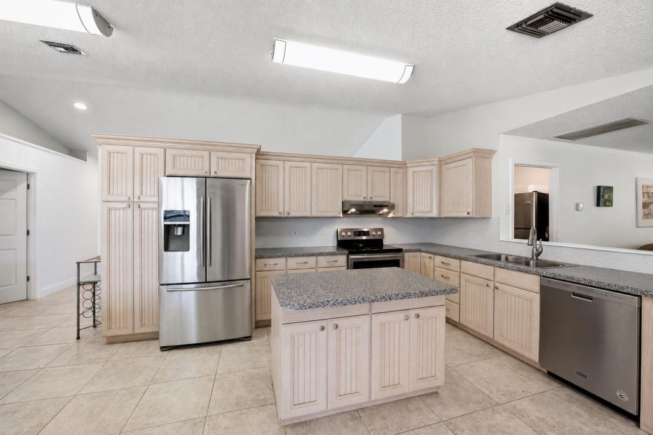 1081 Palama Way, Lantana, FL 33462 Photo
