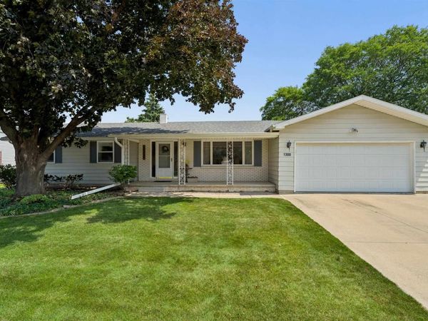 1300 N BAY RIDGE ROAD, Appleton, WI 54915