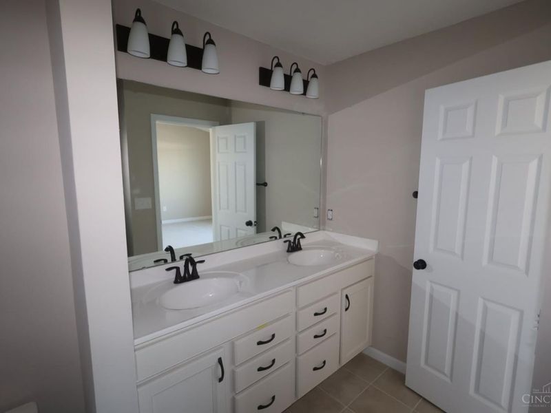 7236 Grandpoint Drive, Unit 48, West Chester, OH 45040 Photo 11
