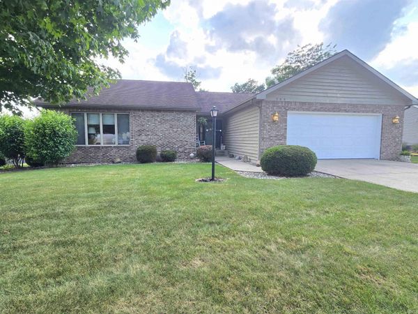 509 N Shore Court, Columbia City, IN 46725