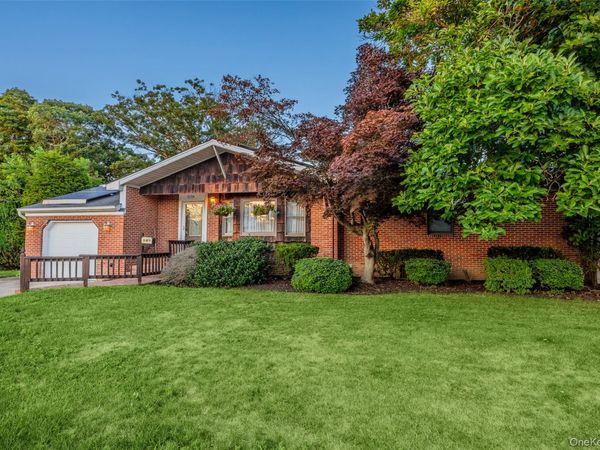 579 Empire Avenue , West Babylon, NY 11704