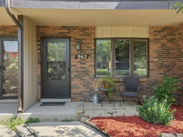 962 Jordan Circle , Schererville, IN 46375