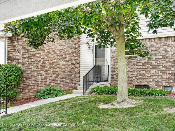 5978 Village Drive, Haslett, MI 48840