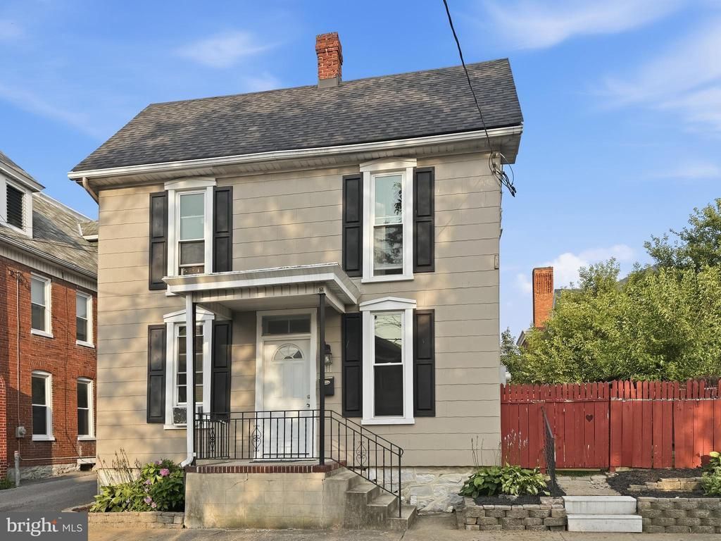 111 HARRISON AVENUE , WAYNESBORO, PA 17268