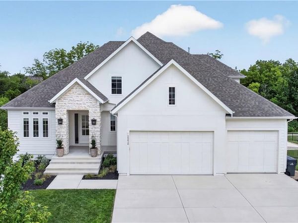 15410 W 166th Terrace, Olathe, KS 66062