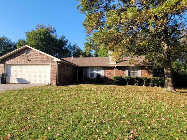 1914 Cherrywood, Jonesboro, AR 72404