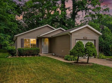 2230 S Meade Street, South Bend, IN 46613