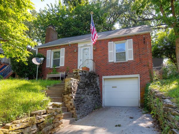 1523 41st Place, Des Moines, IA 50311