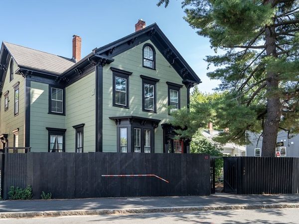 102 River St, Unit 2, Cambridge, MA 02139