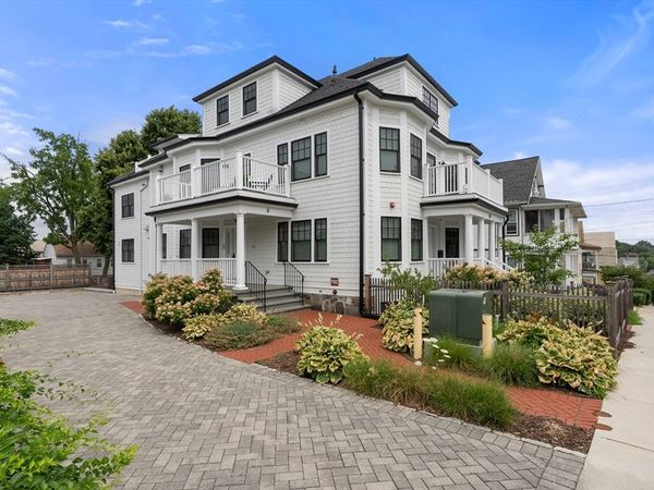 8-10 Sycamore St, Unit 8C, Somerville, MA 02143