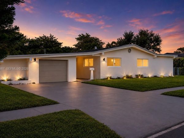 5715 Jackson St, Hollywood, FL 33023