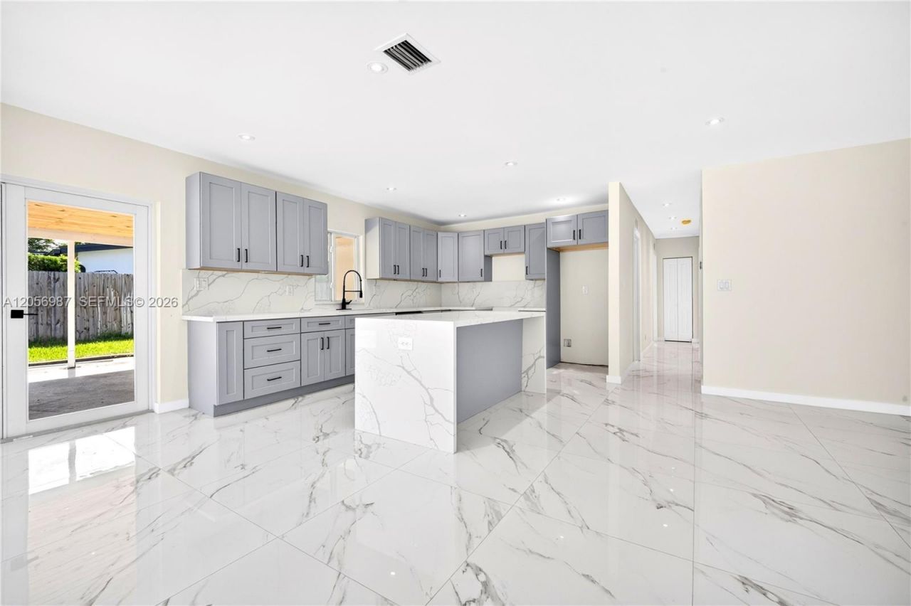 5715 Jackson St, Hollywood, FL 33023 Photo