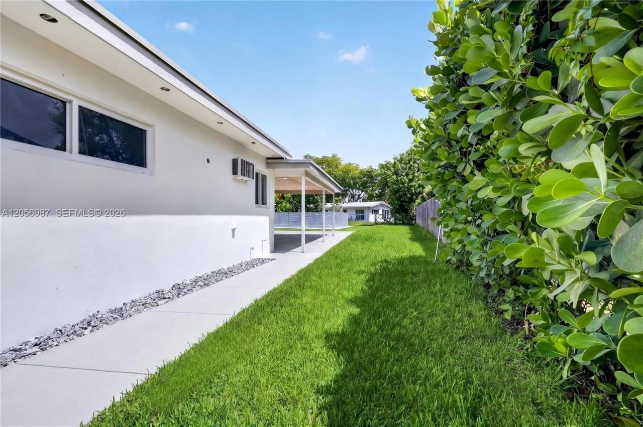 5715 Jackson St, Hollywood, FL 33023 Photo