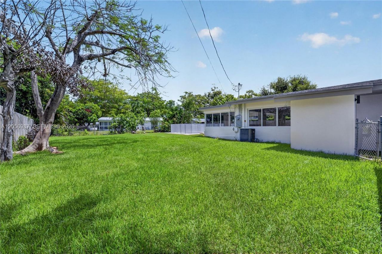 5715 Jackson St, Hollywood, FL 33023 Photo