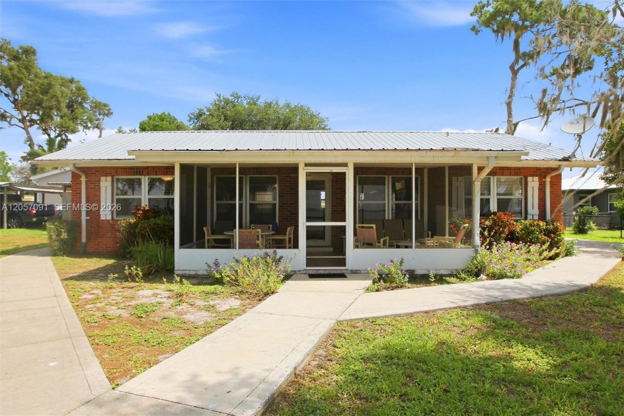 836 Lake June Road, Lake Placid, FL 33852 Photo
