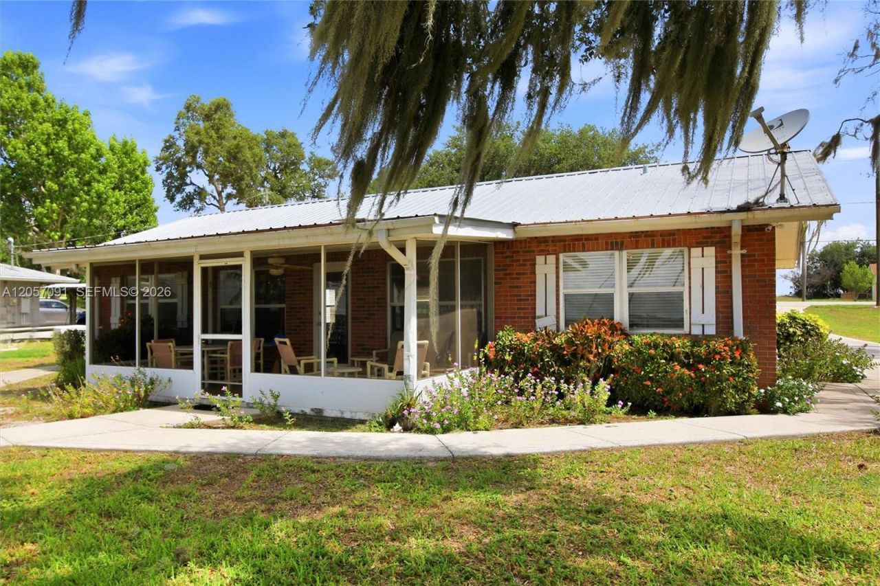 836 Lake June Road, Lake Placid, FL 33852 Photo