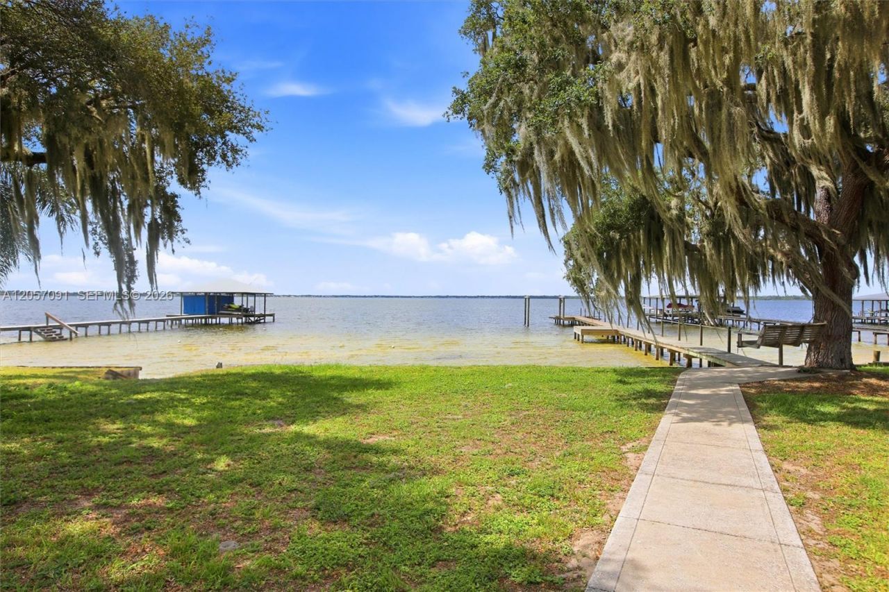836 Lake June Road, Lake Placid, FL 33852 Photo