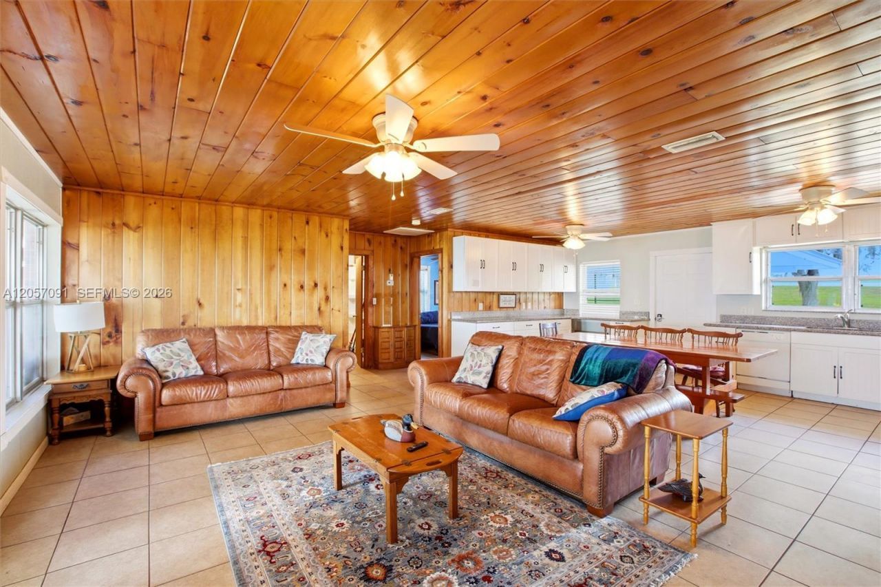 836 Lake June Road, Lake Placid, FL 33852 Photo