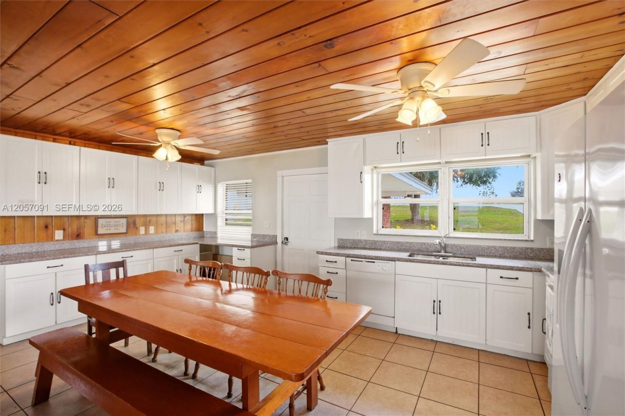 836 Lake June Road, Lake Placid, FL 33852 Photo
