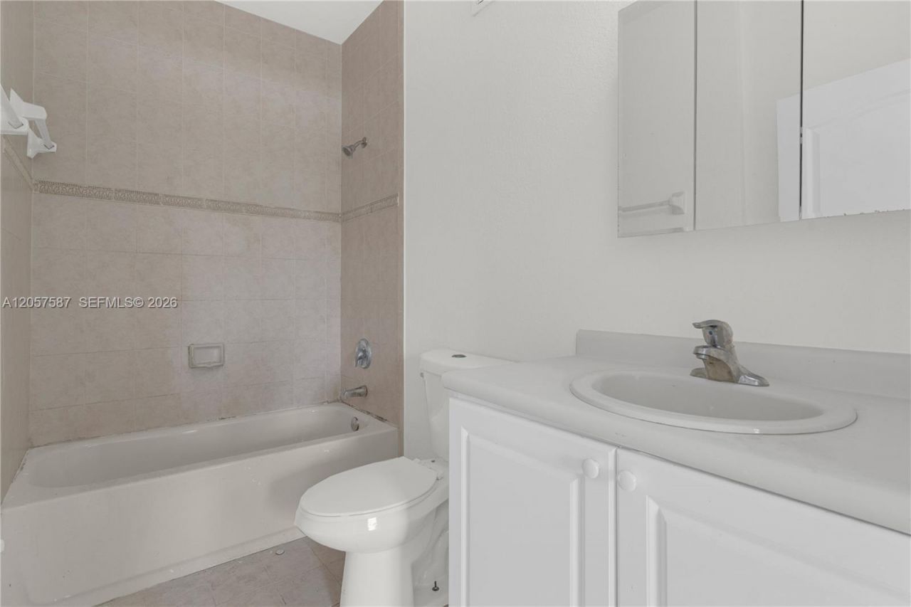 2815 SE 16th Ave, Unit 102, Homestead, FL 33035 Photo