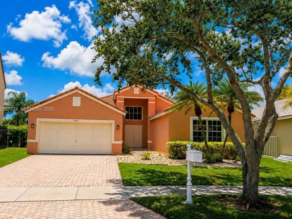1041 Cedar Falls Dr , Weston, FL 33327