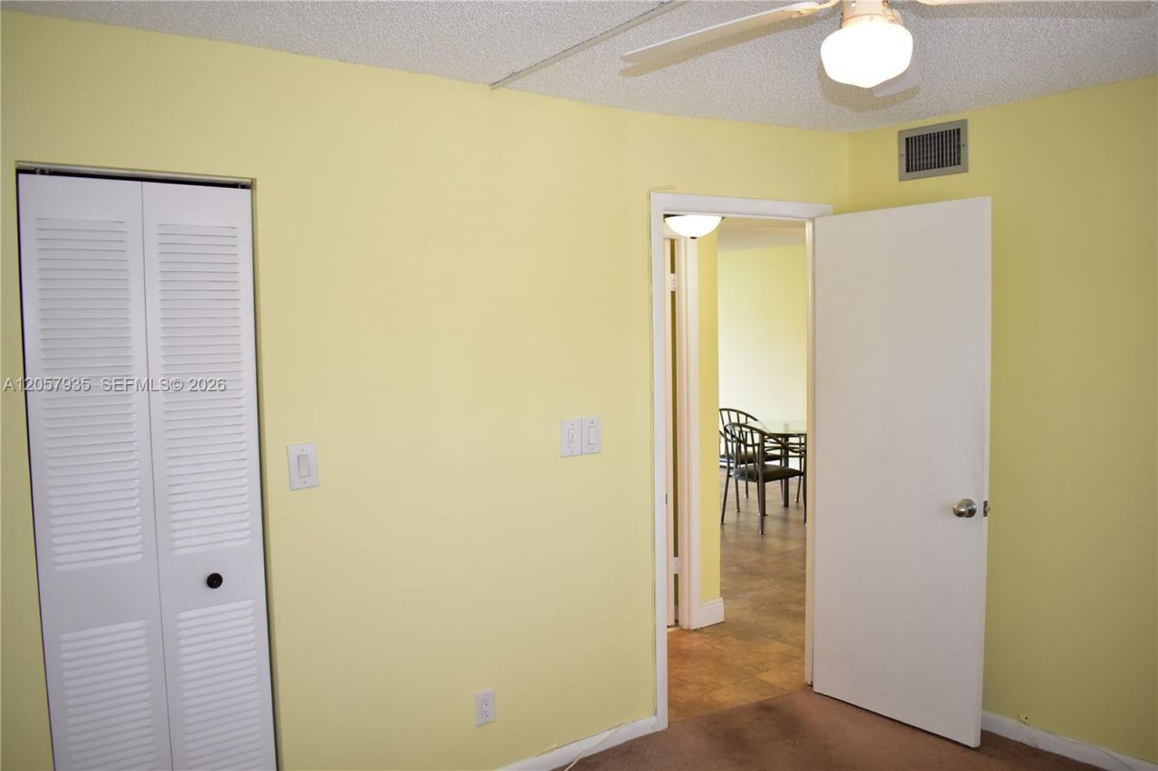 8901 Sunrise Lakes Blvd, Unit 211, Sunrise, FL 33322 Photo