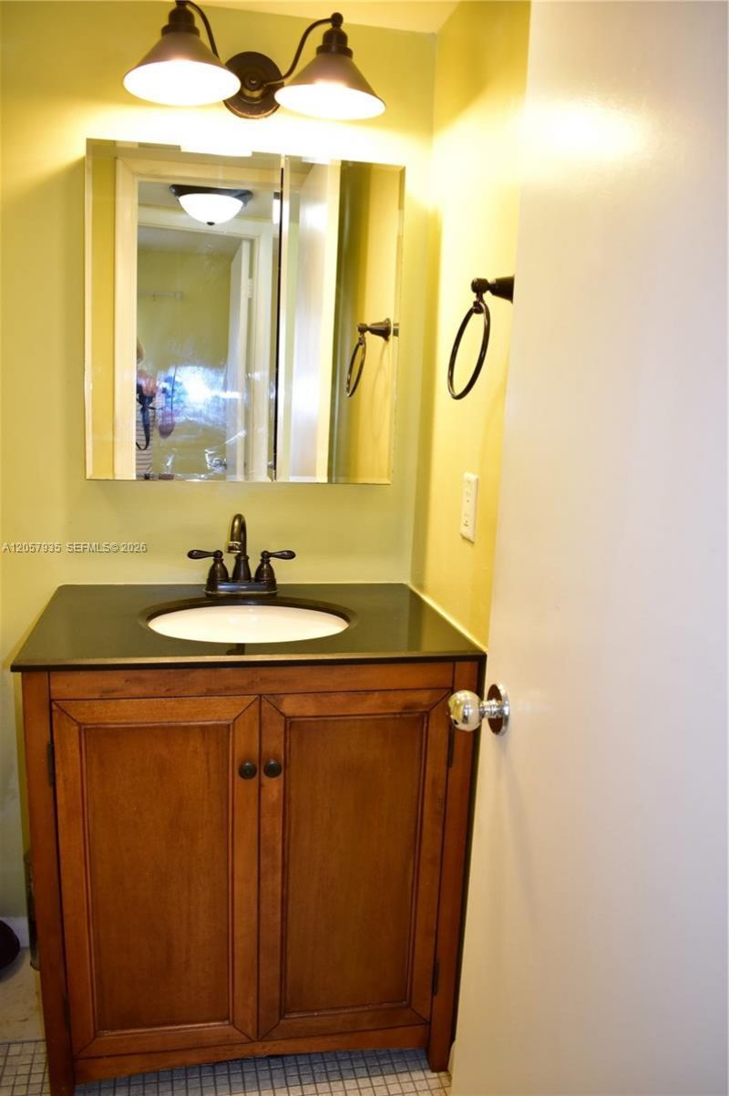 8901 Sunrise Lakes Blvd, Unit 211, Sunrise, FL 33322 Photo
