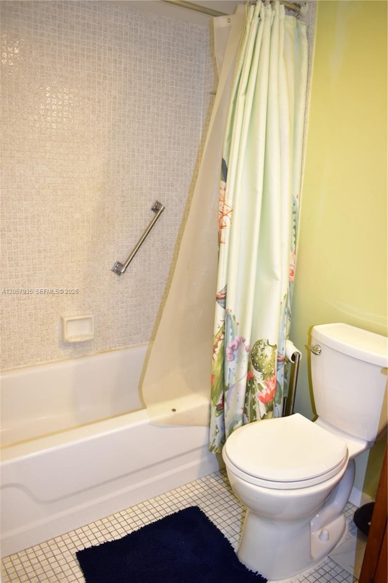 8901 Sunrise Lakes Blvd, Unit 211, Sunrise, FL 33322 Photo