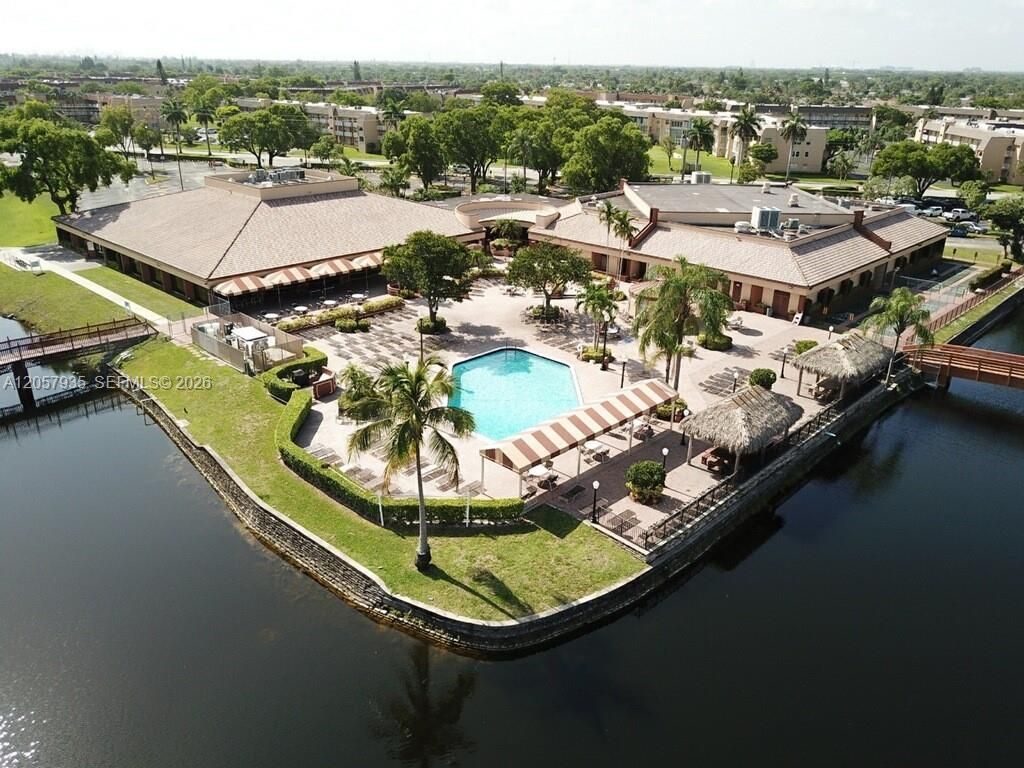 8901 Sunrise Lakes Blvd, Unit 211, Sunrise, FL 33322 Photo