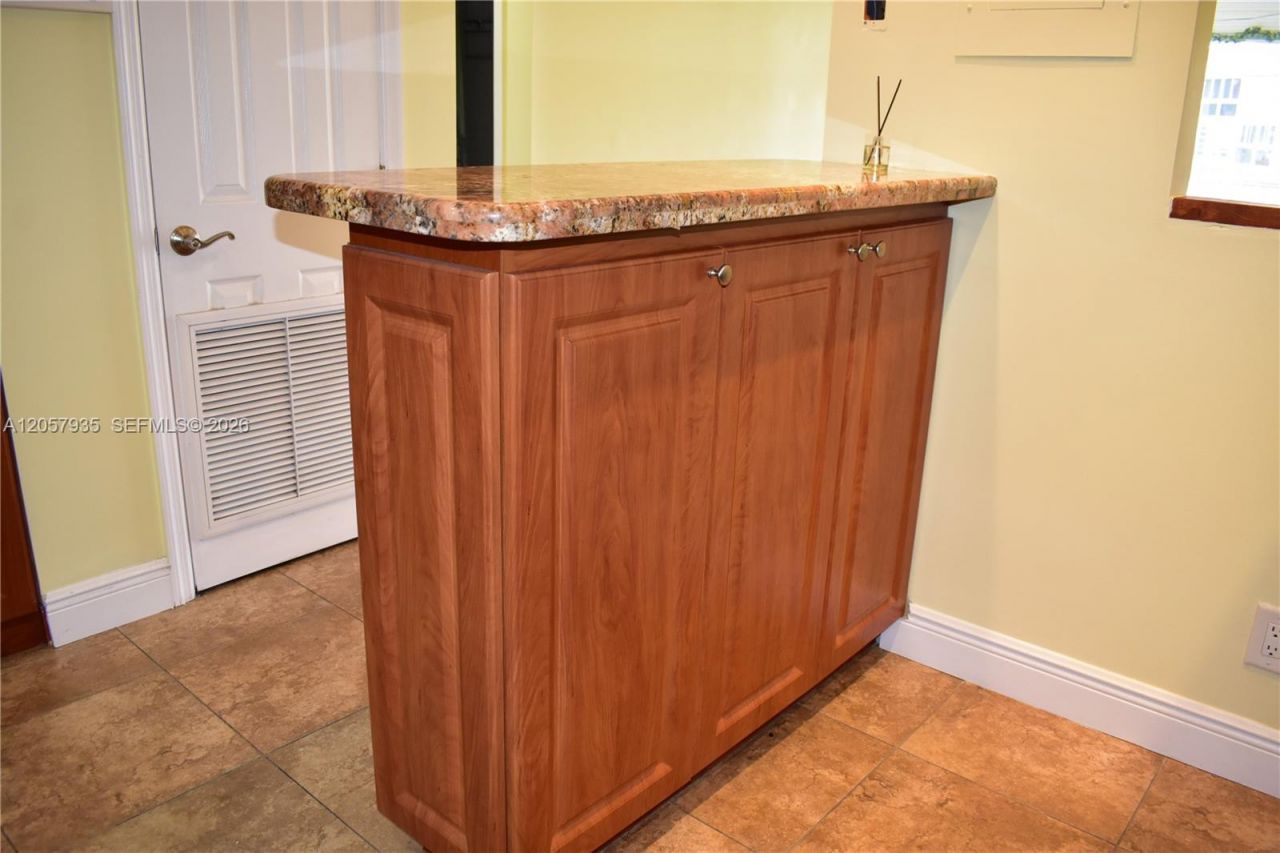 8901 Sunrise Lakes Blvd, Unit 211, Sunrise, FL 33322 Photo