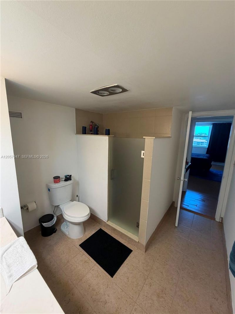 111 Golden Isles Dr, Unit F10, Hallandale Beach, FL 33009 Photo