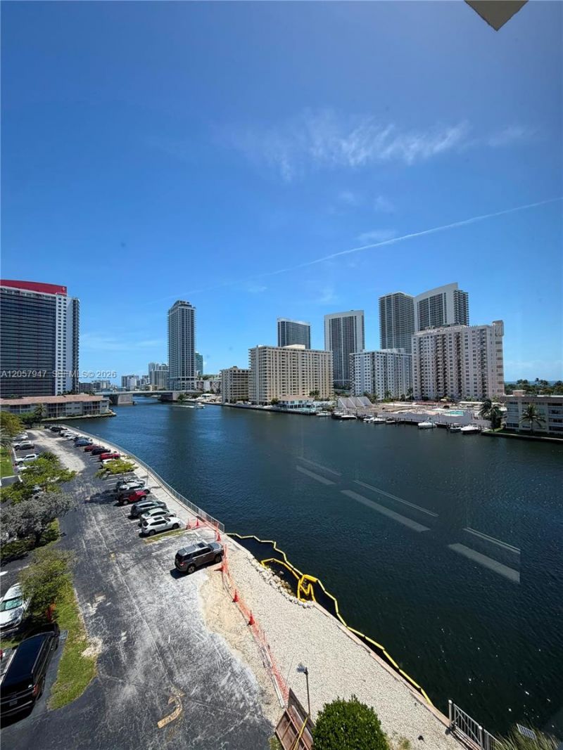 111 Golden Isles Dr, Unit F10, Hallandale Beach, FL 33009 Photo