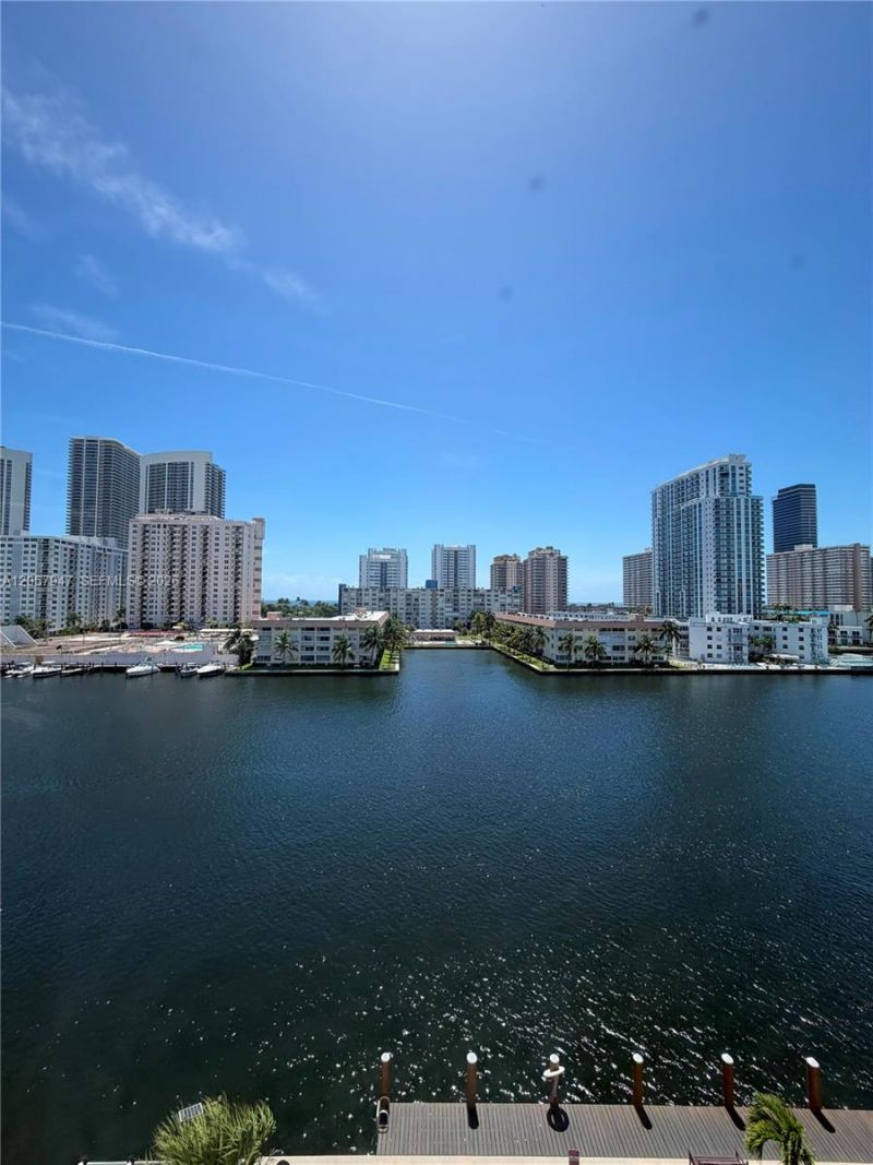 111 Golden Isles Dr, Unit F10, Hallandale Beach, FL 33009 Photo