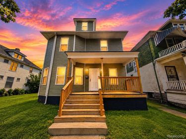 592 Leicester Court , Detroit, MI 48202