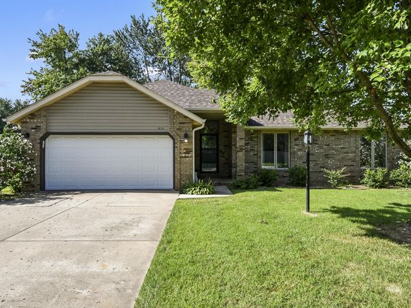1414 E Arlington Street , Springfield, MO 65803