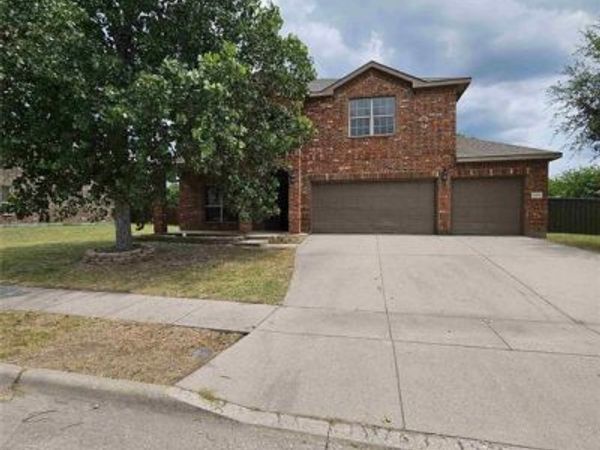 200 Burnett Drive, Lavon, TX 75166