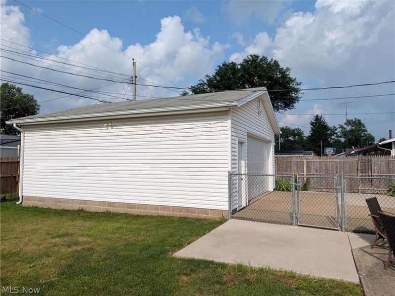 2325 Cathy Drive NE, Canton, OH 44705 Photo 11