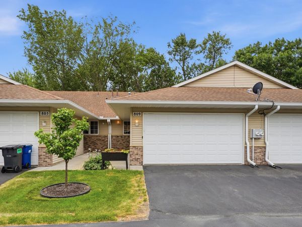 809 White Oak Court , New Brighton, MN 55112