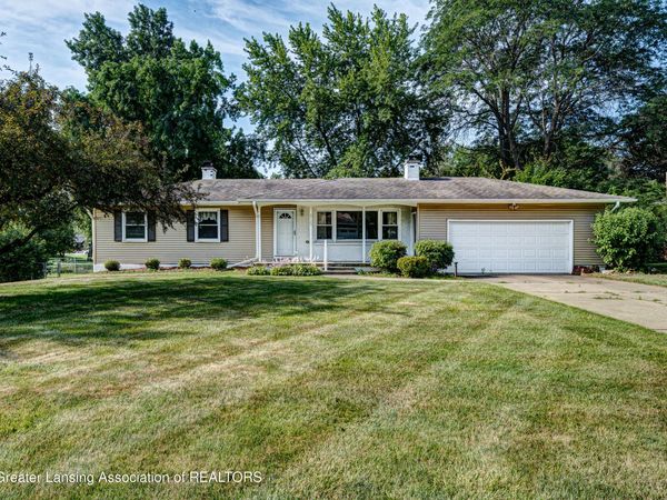 6723 Picketts Way, Lansing, MI 48917