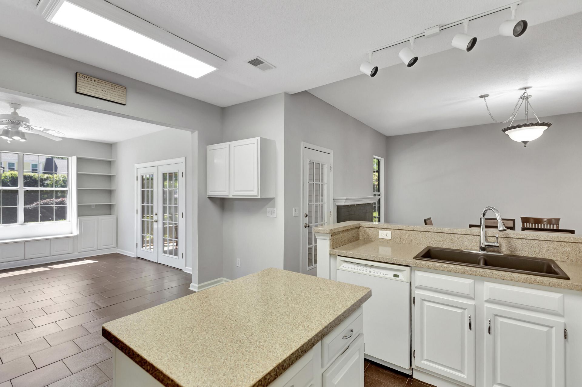 3282 Heathland Way Photo 12