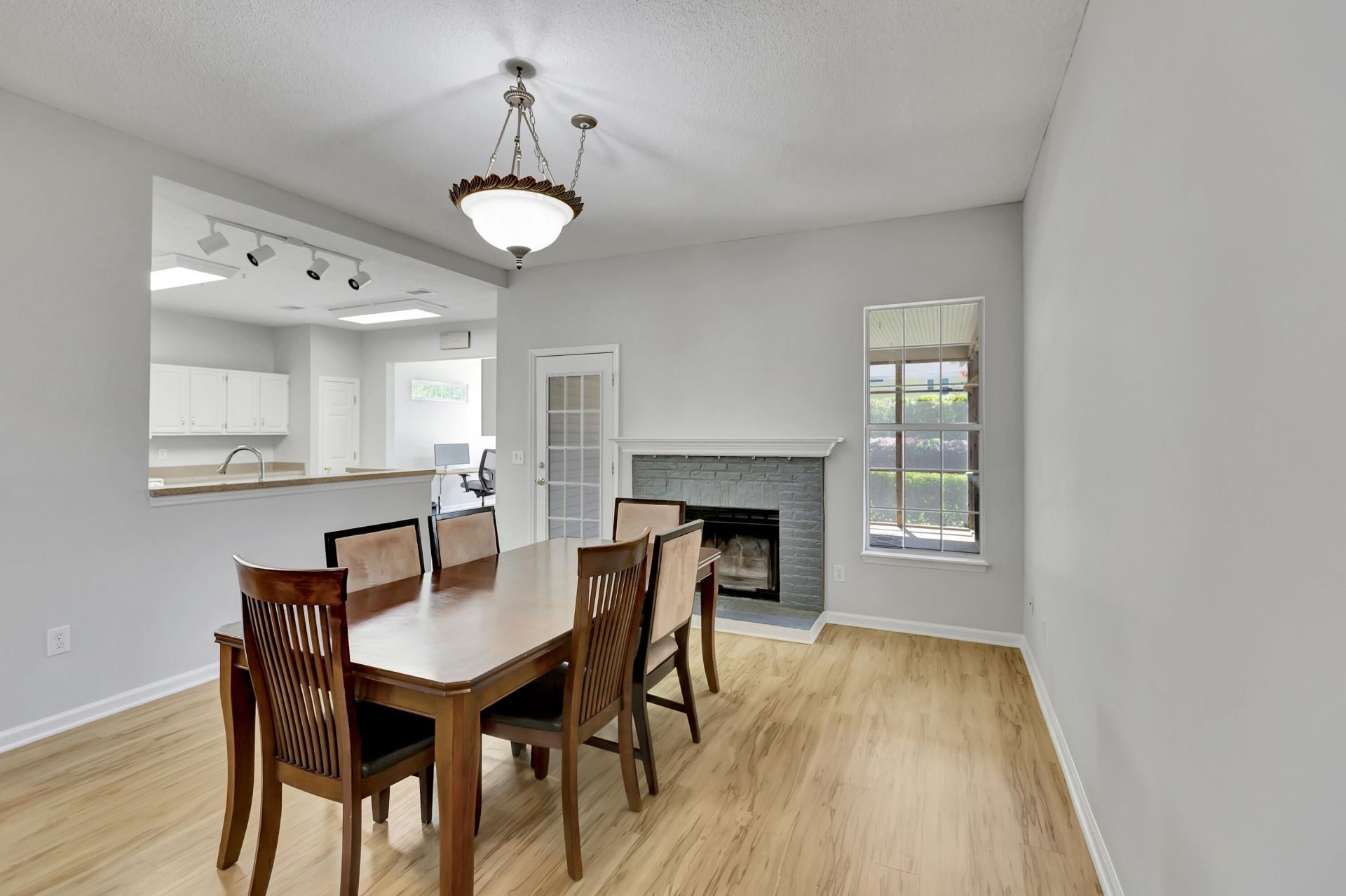 3282 Heathland Way Photo 6