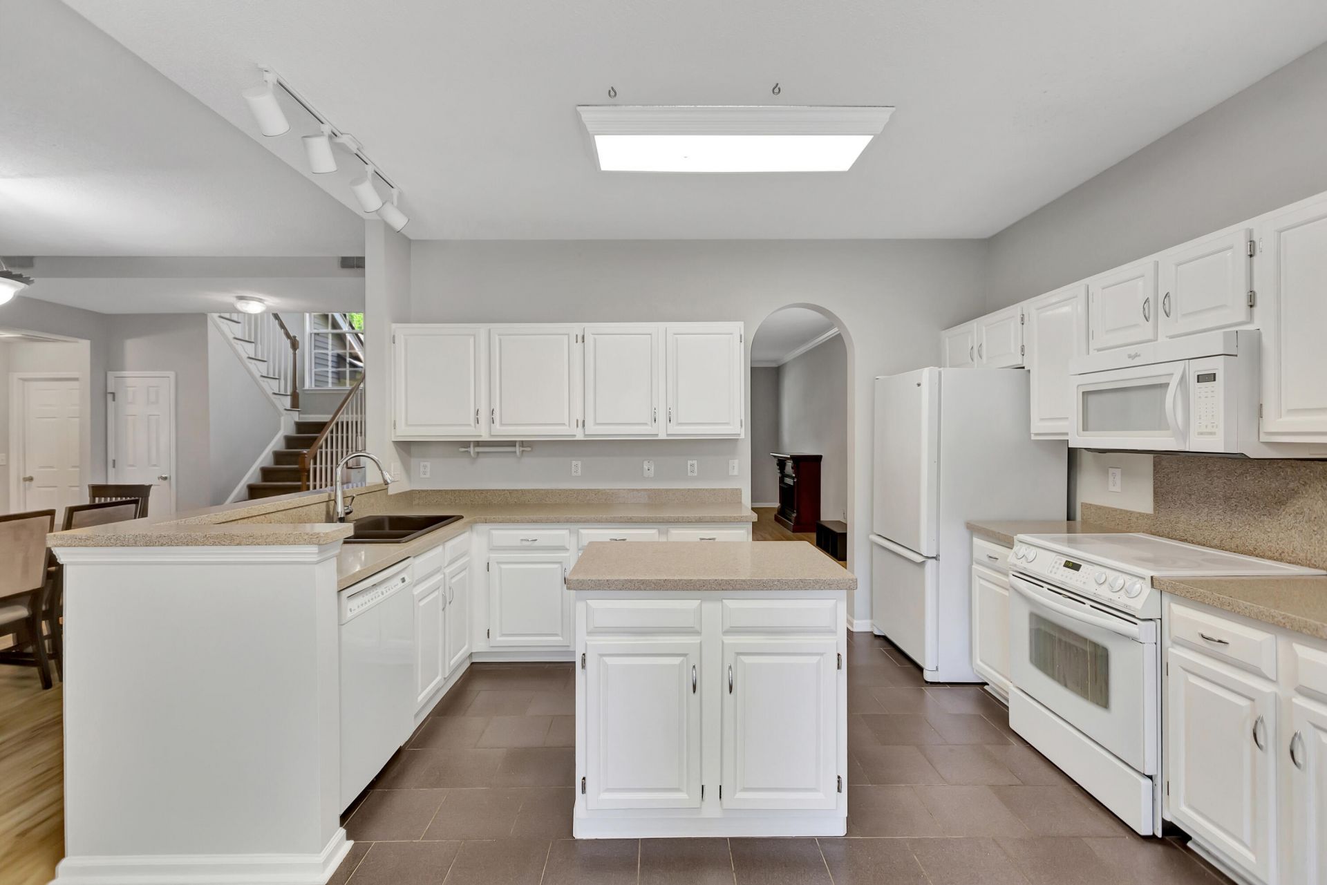 3282 Heathland Way Photo 7