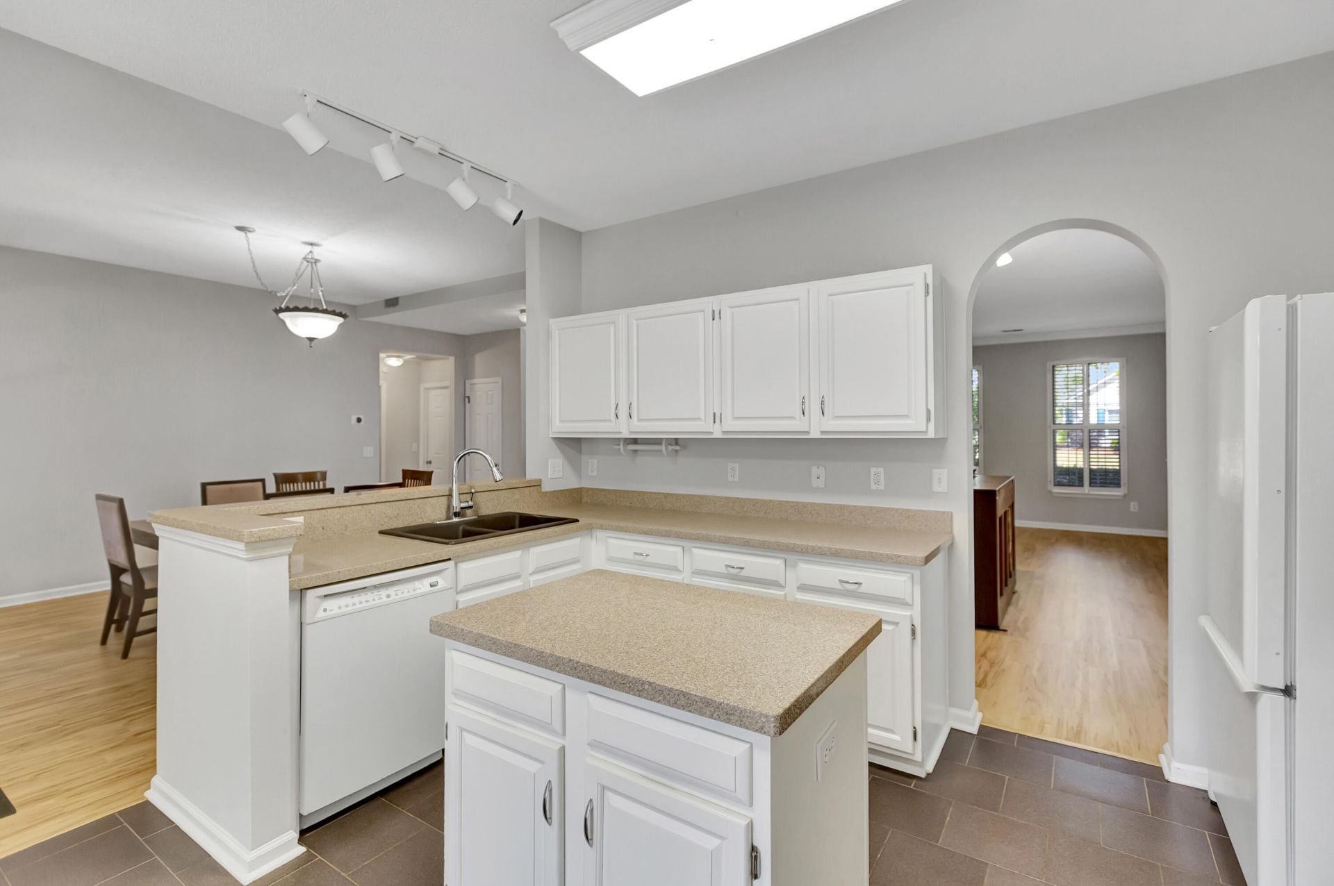 3282 Heathland Way Photo 8