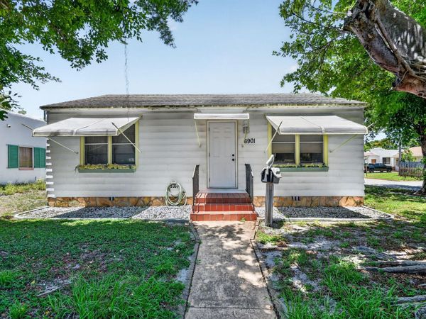 6901 Garden Avenue, West Palm Beach, FL 33405