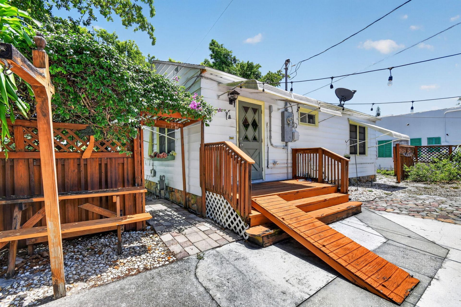 6901 Garden Avenue, West Palm Beach, FL 33405 Photo