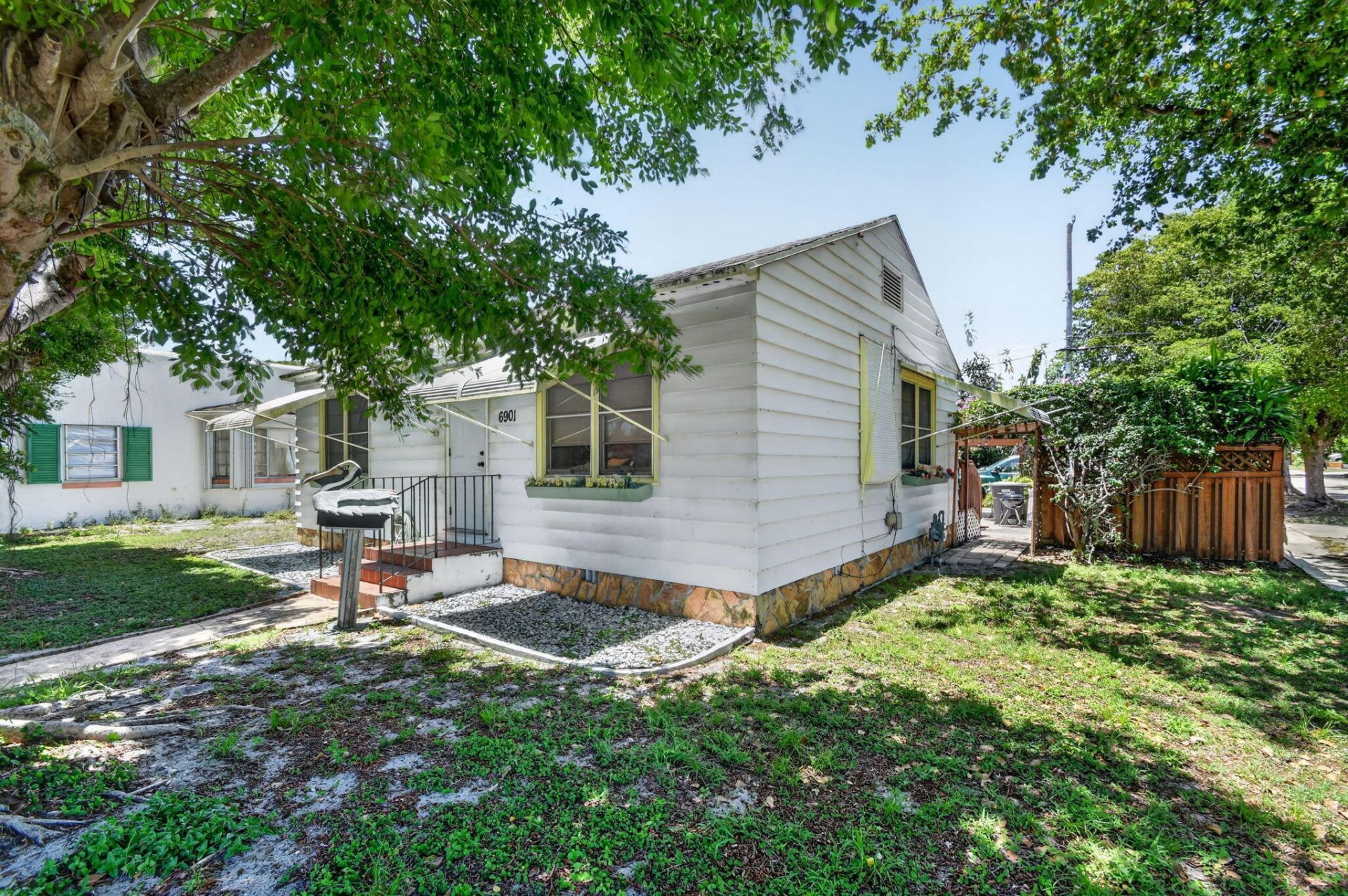 6901 Garden Avenue, West Palm Beach, FL 33405 Photo
