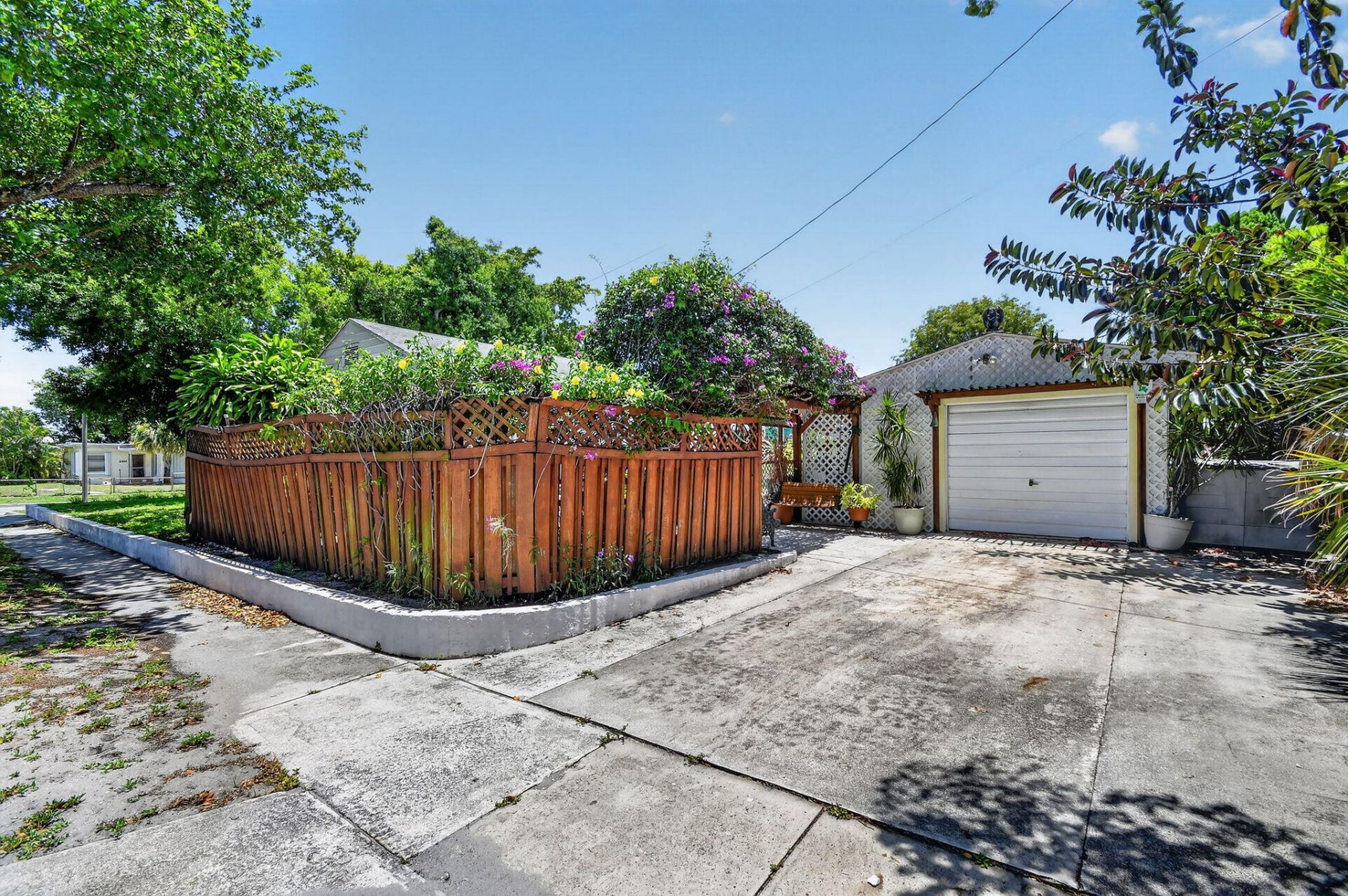 6901 Garden Avenue, West Palm Beach, FL 33405 Photo