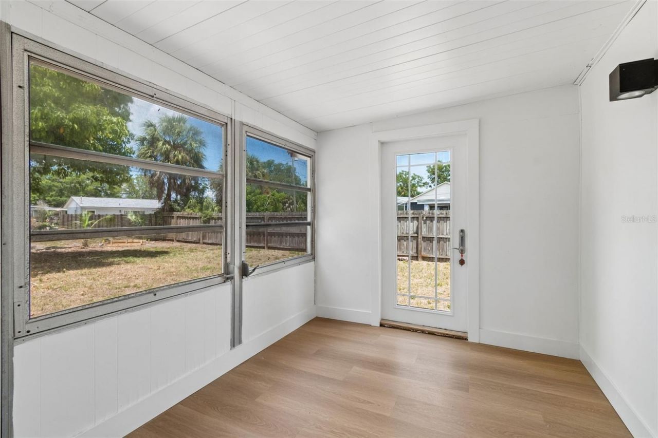 517 Hampton Avenue Ne, Saint Petersburg, FL 33703 Photo
