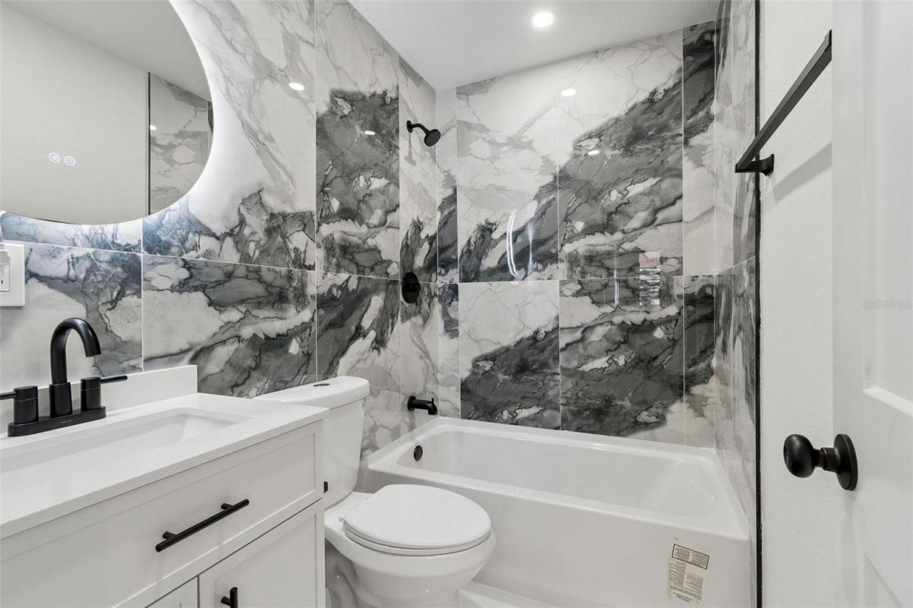 517 Hampton Avenue Ne, Saint Petersburg, FL 33703 Photo